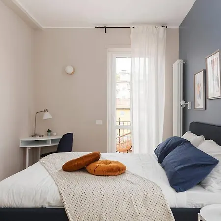 Blue & Orange House Lovely Modern * Milan