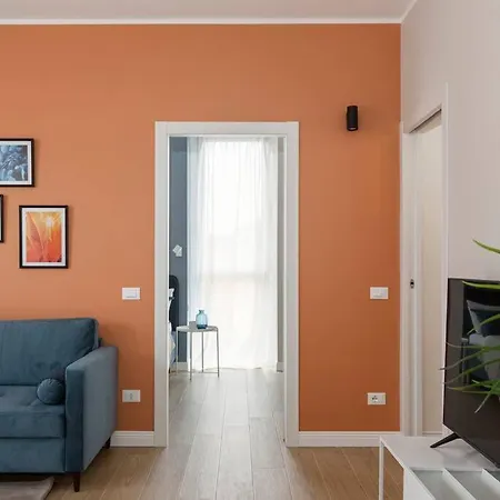 Blue & Orange House Lovely Modern דירה
